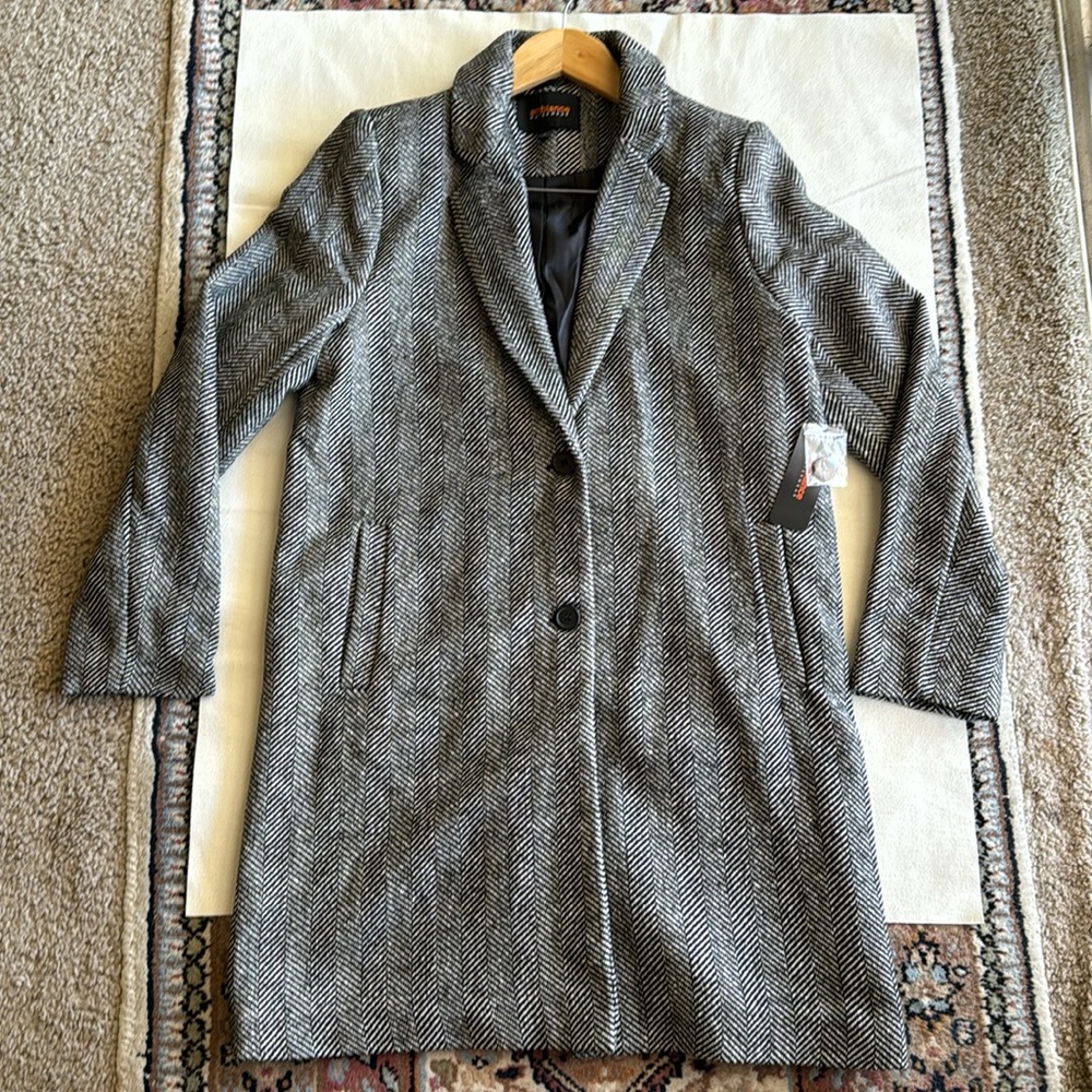 Women’s Classic Herringbone Overcoat size Medium NWT